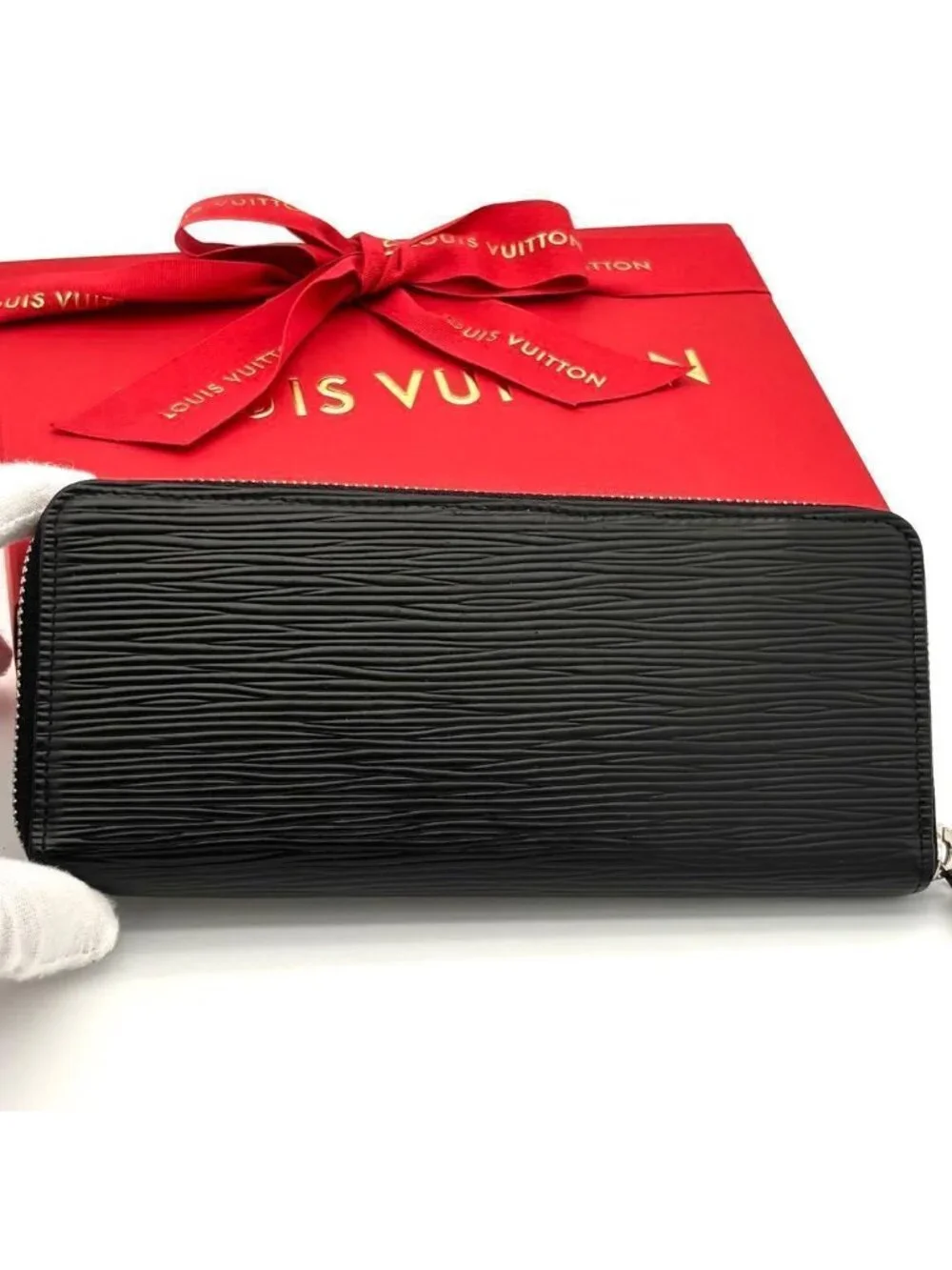 Louis Vuitton Epi Portefeuille Clemence Zip Around Wallet